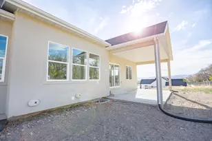 627 E 1100 N, Nephi, UT 84648 - Photo 6