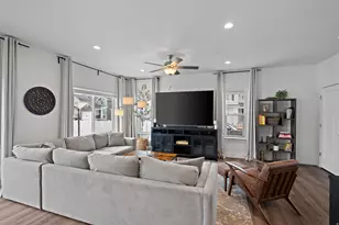 1161 Doris Loop Rd E, Eagle Mountain, UT 84005 - Photo 10