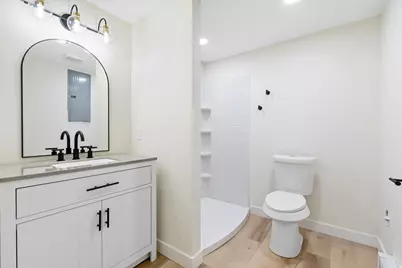 1549 N 400 W, Centerville, UT 84014 - Photo 28