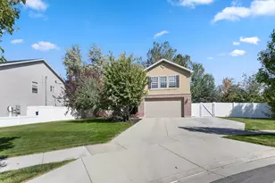 13947 S Malissa Ann Circle, Herriman, UT 84096 - Photo 2