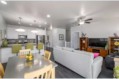 1383 W Bridal Veil Dr, Riverton, UT 84065 - Photo 10