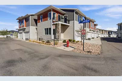 1048 W Azul Meadows Way, Bluffdale, UT 84065 - Photo 2