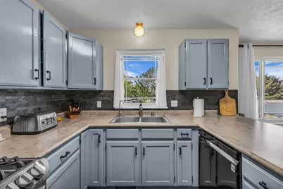 18567 W Jefferson Ave N, Cedar Valley, UT 84013 - Photo 8