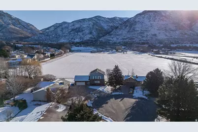 692 E 2400 N, North Ogden, UT 84414 - Photo 2