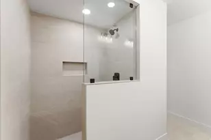 8569 S Round Stone Cv, Sandy, UT 84094 - Photo 26