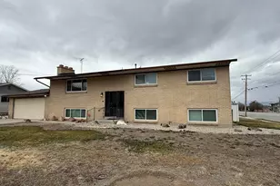 1718 W 9640 S, South Jordan, UT 84095 - Photo 2