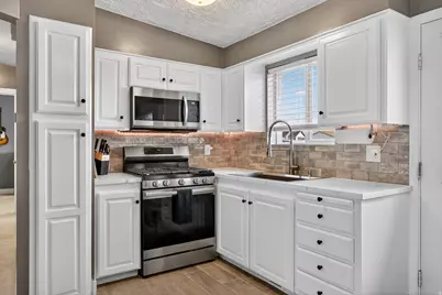 2949 W 7268 S, West Jordan, UT 84084 - Photo 8