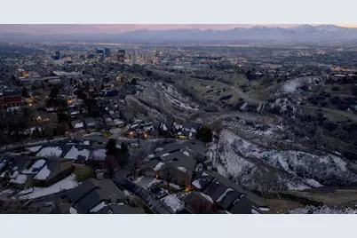 829 N Grandridge Dr, Salt Lake City, UT 84103 - Photo 2