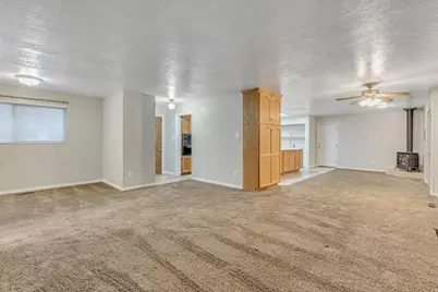 2862 E Pamela Dr, Salt Lake City, UT 84121 - Photo 4