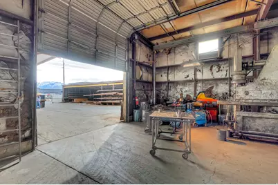 1926 S Pioneer Rd, Salt Lake City, UT 84104 - Photo 18