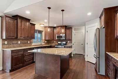 4097 E Clubhouse Ln, Eagle Mountain, UT 84005 - Photo 10