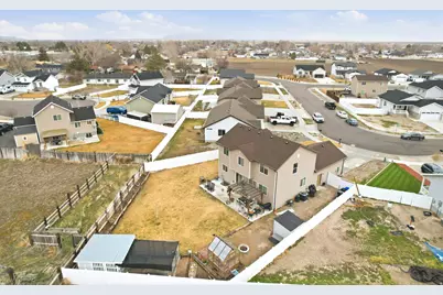 268 E Carly Dr, Grantsville, UT 84029 - Photo 32