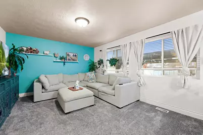 268 E Carly Dr, Grantsville, UT 84029 - Photo 8