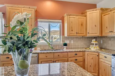 2479 E Prairie View Dr, Eagle Mountain, UT 84005 - Photo 14