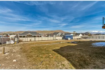 2479 E Prairie View Dr, Eagle Mountain, UT 84005 - Photo 64