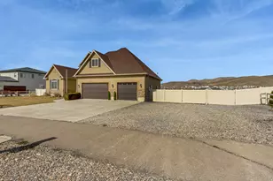 2479 E Prairie View Dr, Eagle Mountain, UT 84005 - Photo 6