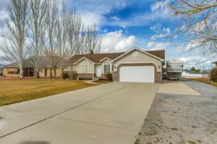 791 E Saddle Rd, Grantsville, UT 84029 - Photo 2