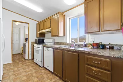 268 S 250 E, Aurora, UT 84620 - Photo 20