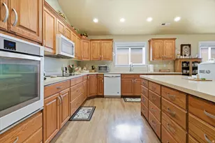 359 E 1075 N, Logan, UT 84341 - Photo 8