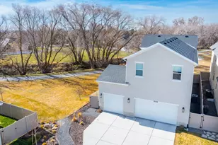 1048 S Old Towne Rd, Layton, UT 84041 - Photo 2