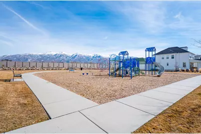 1048 S Old Towne Rd, Layton, UT 84041 - Photo 30