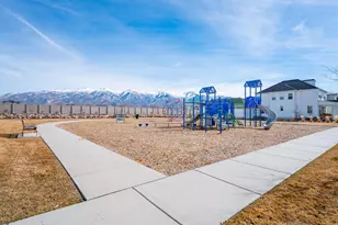 1048 S Old Towne Rd, Layton, UT 84041 - Photo 34