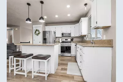 415 E 1560 N, Pleasant Grove, UT 84062 - Photo 10