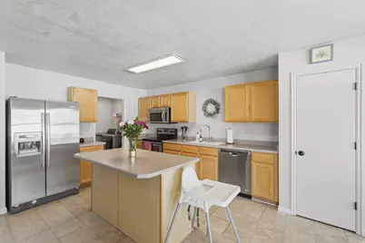 799 S 125 E, Layton, UT 84041 - Photo 10