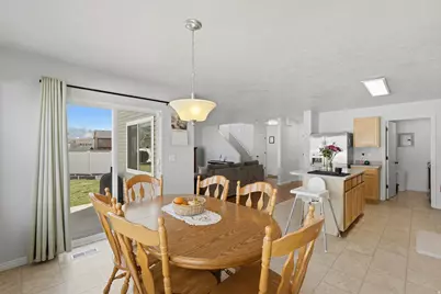 799 S 125 E, Layton, UT 84041 - Photo 12