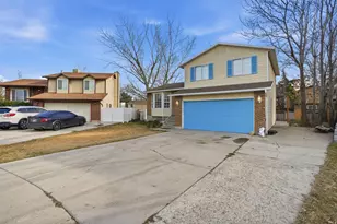 6758 S Blue Flower Ct, West Jordan, UT 84081 - Photo 2
