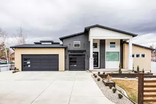 11318 S Canyon Falls Ln E, Sandy, UT 84092 - Photo 2