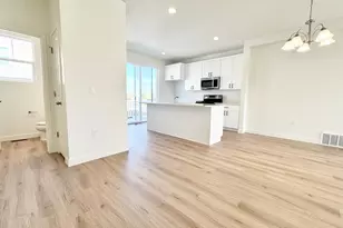 1650 N Main St, Layton, UT 84041 - Photo 4