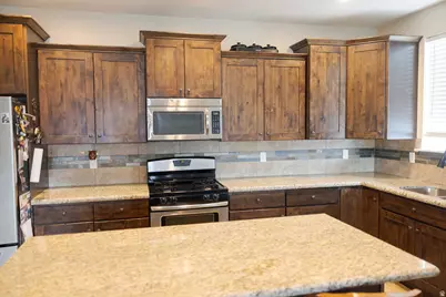 265 E Salem Park Cir, Salem, UT 84653 - Photo 10