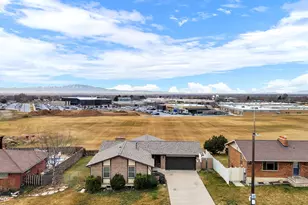 358 S 850 E, Kaysville, UT 84037 - Photo 2