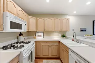 1592 E Park Pl N, Holladay, UT 84121 - Photo 6