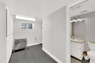 487 E 9270 S, Sandy, UT 84070 - Photo 16