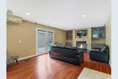 3376 E Magic View Dr S, Cottonwood Heights, UT 84121 - Photo 10