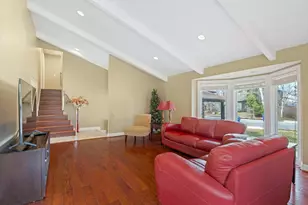 3376 E Magic View Dr S, Cottonwood Heights, UT 84121 - Photo 6