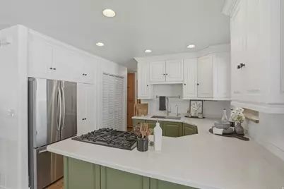 6945 S Virginia Hills Dr, Cottonwood Heights, UT 84121 - Photo 14