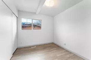 1123 E Sego Lily Dr, White City, UT 84094 - Photo 8