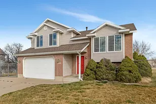 1248 W 2400 N, Clinton, UT 84015 - Photo 2