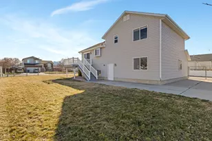1248 W 2400 N, Clinton, UT 84015 - Photo 22