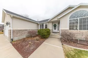 2353 Canyon View Dr, Layton, UT 84040 - Photo 4