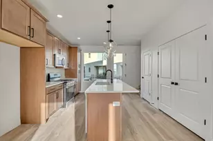 1484 W Kiera Ct, Farmington, UT 84025 - Photo 2