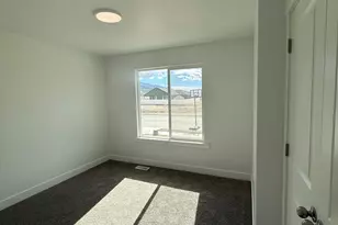 2349 E Sego Liliy Dr, Eagle Mountain, UT 84005 - Photo 16