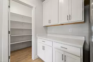 921 N Evelyn St, Farmington, UT 84025 - Photo 8