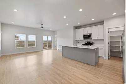 921 N Evelyn St, Farmington, UT 84025 - Photo 4