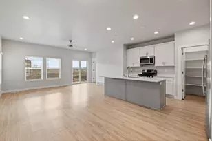 921 N Evelyn St, Farmington, UT 84025 - Photo 4