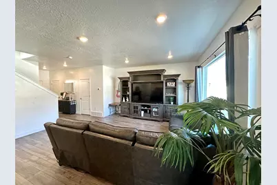 1231 S Red Cliff Dr, Santaquin, UT 84655 - Photo 4