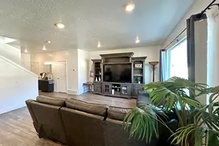 1231 S Red Cliff Dr, Santaquin, UT 84655 - Photo 4